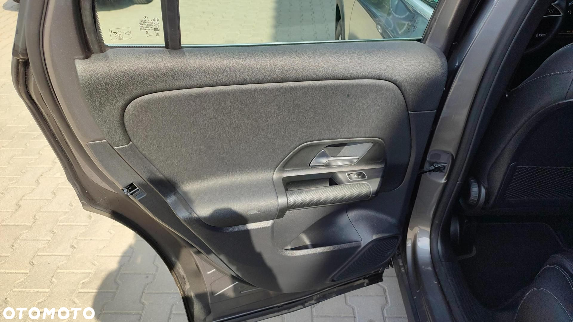 Mercedes-Benz GLA - 12