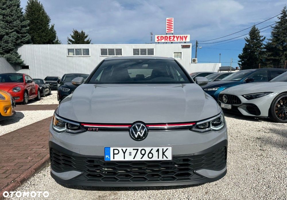 Volkswagen Golf - 2