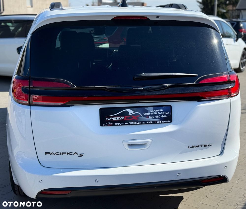 Chrysler Pacifica - 11