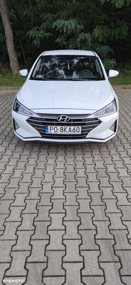 Hyundai Elantra 1.6 Comfort Premiere - 9