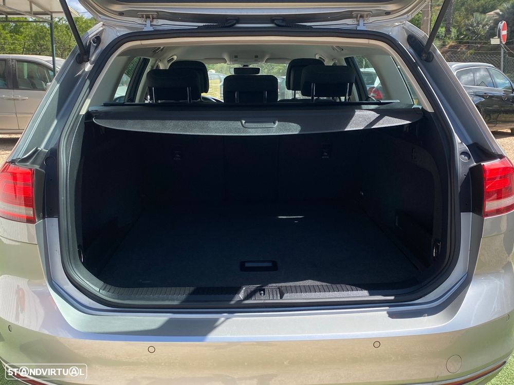 VW Passat Variant 1.6 TDI BlueMotion - 14