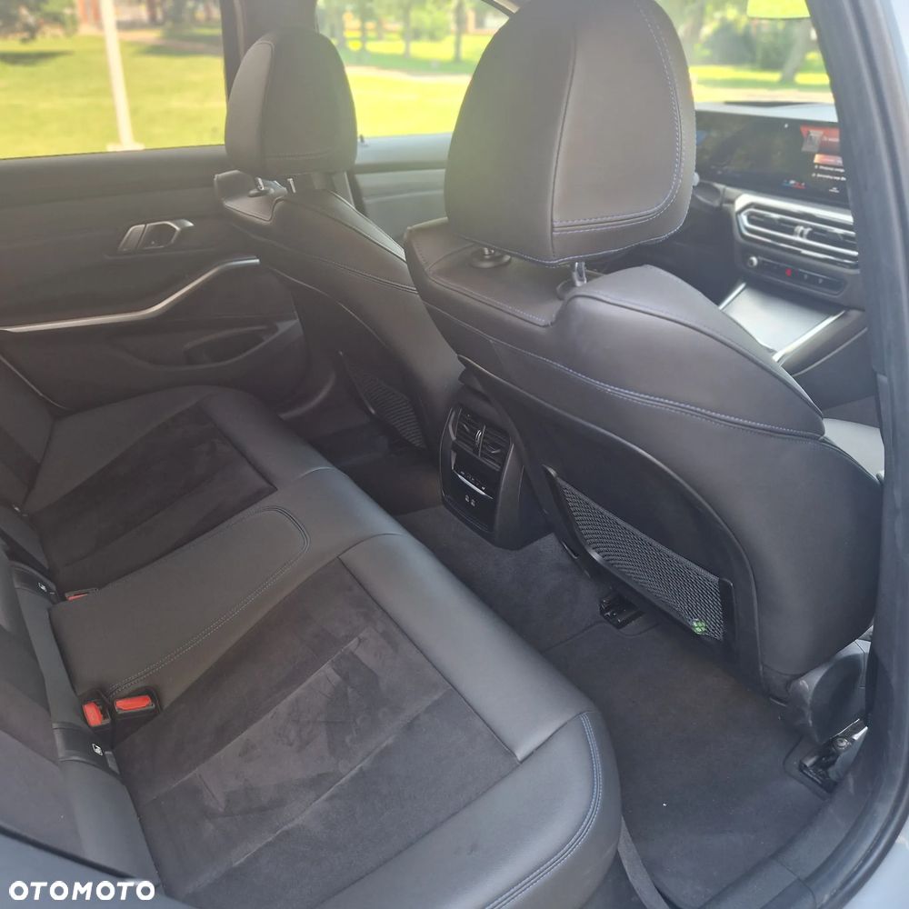 BMW Seria 3 330e xDrive M Sport - 12