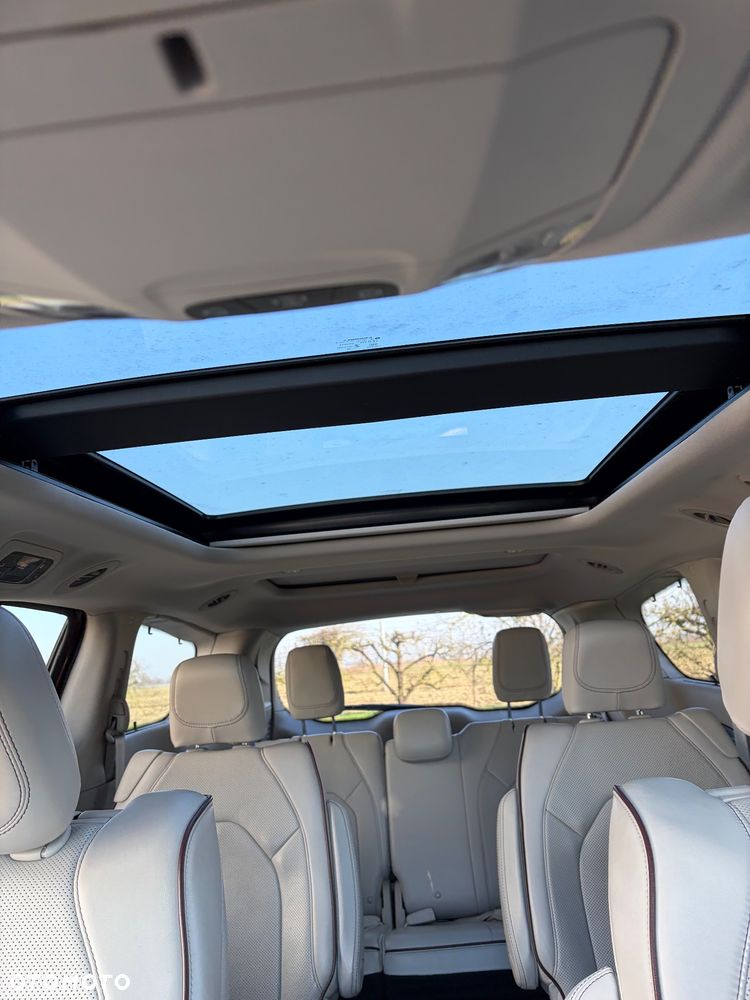 Chrysler Pacifica - 30