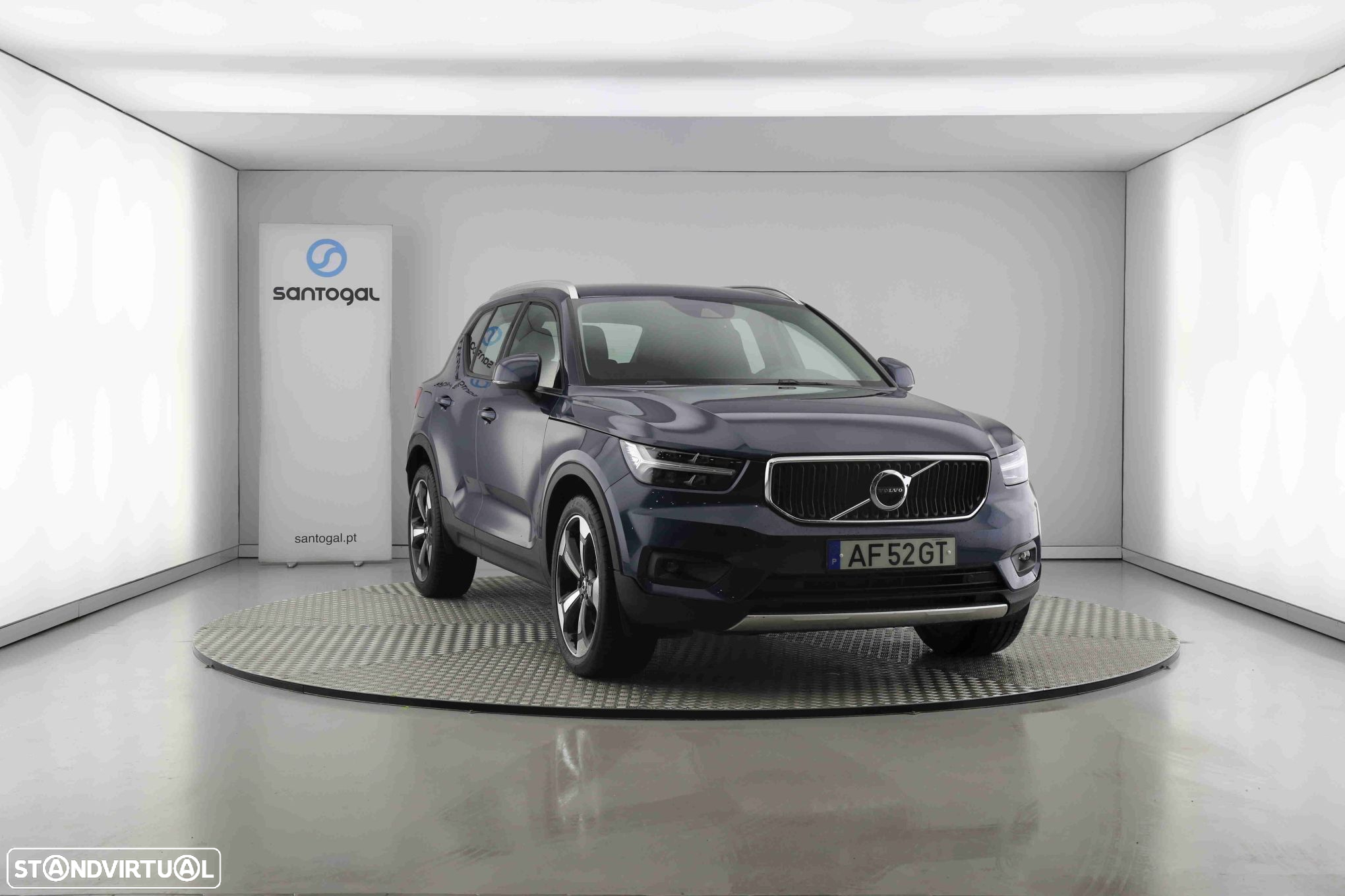 Volvo XC 40 2.0 B4 Momentum Plus - 2