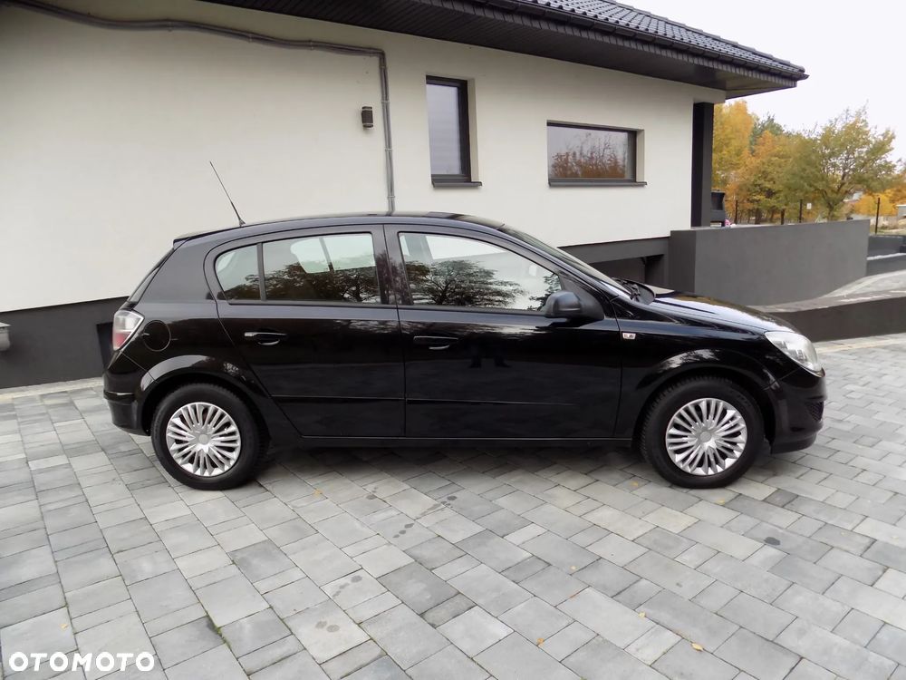 Opel Astra 2009 photo 5