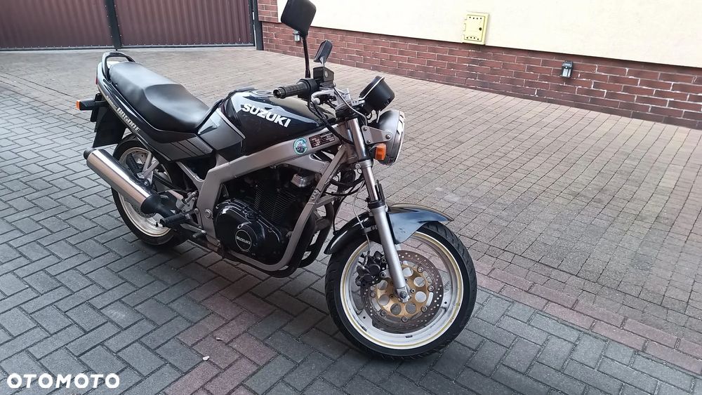 Suzuki GS - 3