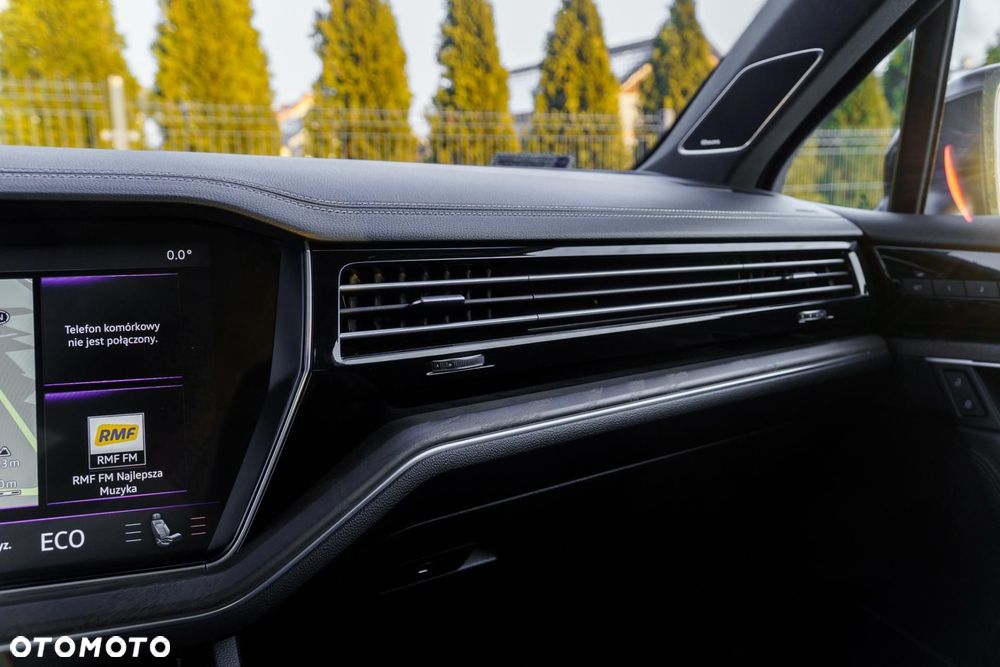 Volkswagen Touareg 3.0 V6 TFSI 4Motion R-Line - 28