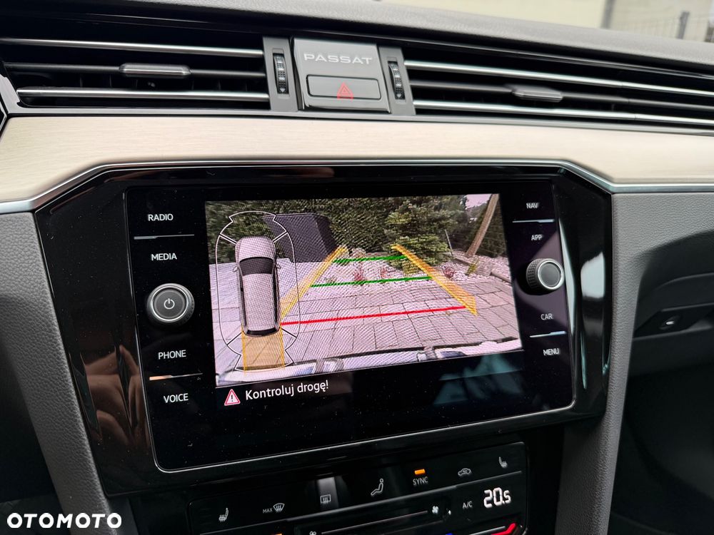 Volkswagen Passat - 17