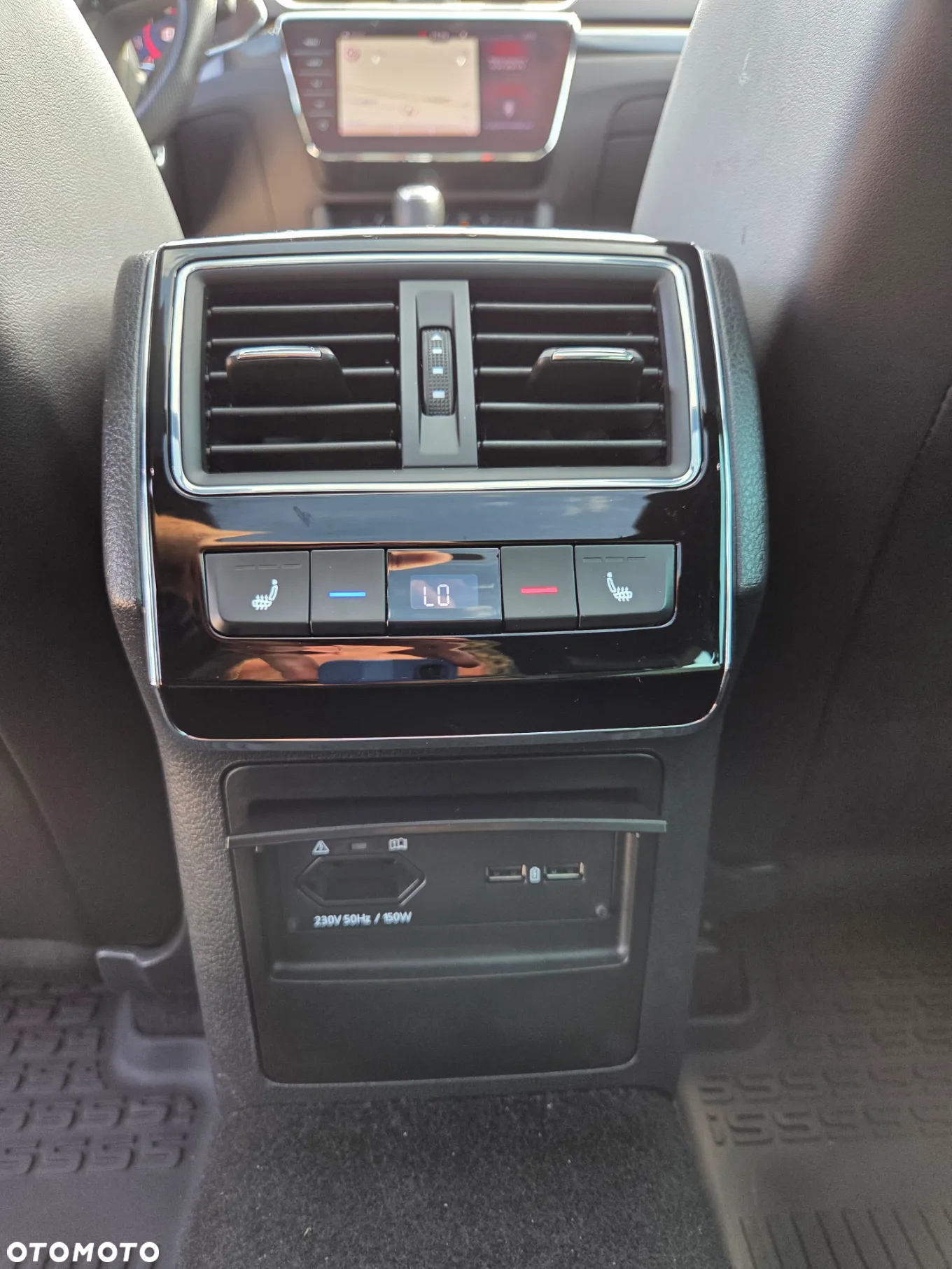 Skoda Superb Combi 2.0 TDI DSG Sportline - 25