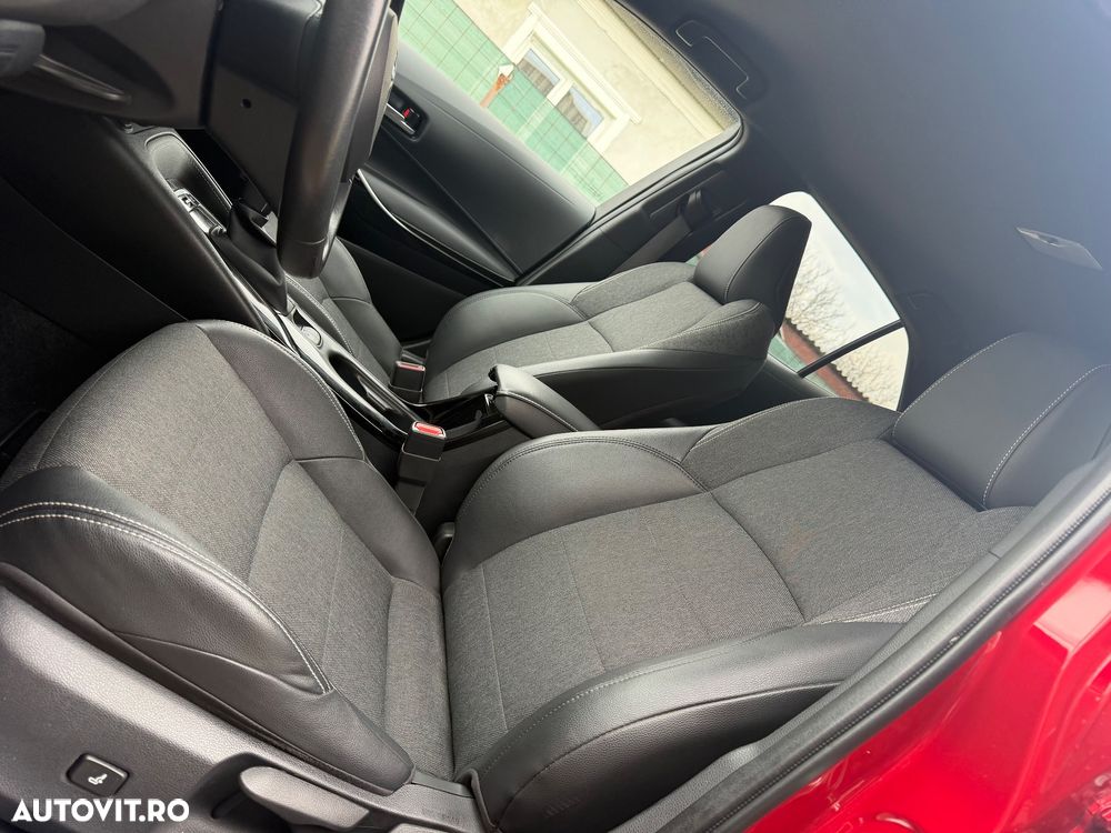 Toyota Corolla 1.8 HSD Dynamic Bi-tone - 6