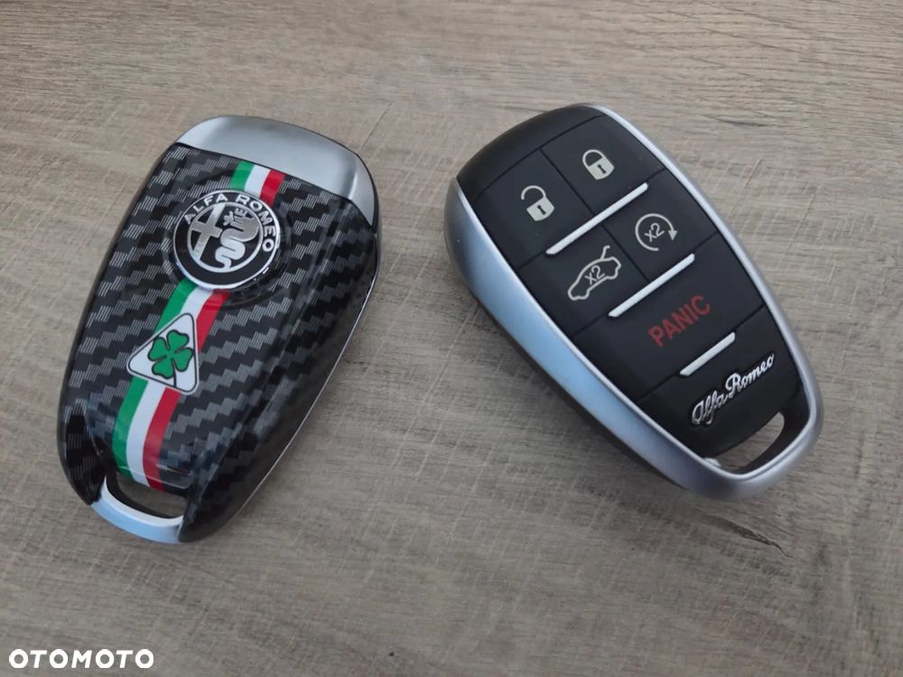 Alfa Romeo Stelvio 2.0 Turbo 16V AT8-Q4 Veloce - 22