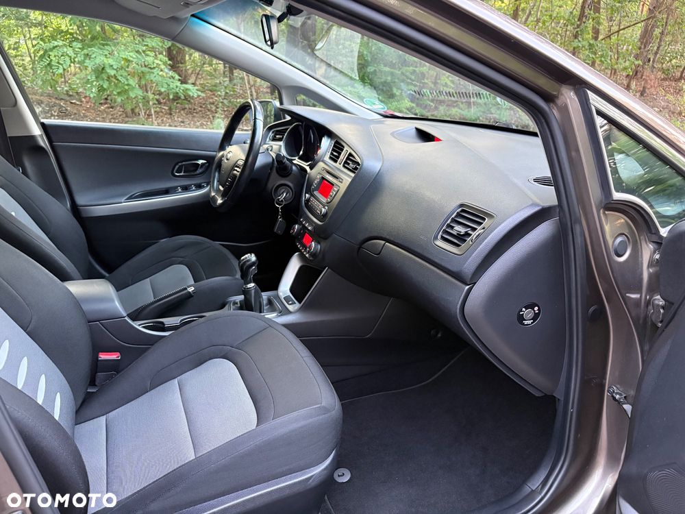 Kia Ceed 1.6 GDI L Business Line - 26