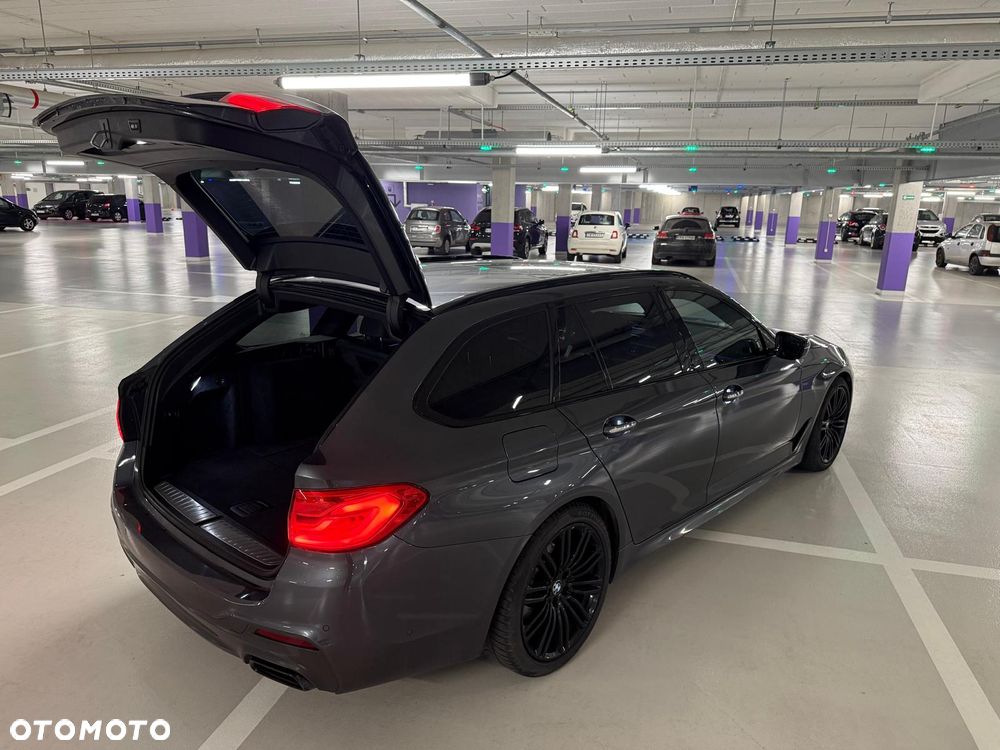 BMW Seria 5 M550d xDrive - 17