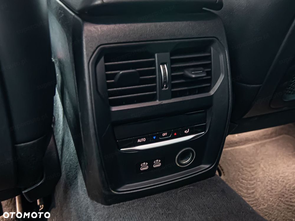 BMW Seria 3 318d M Sport Shadow - 26