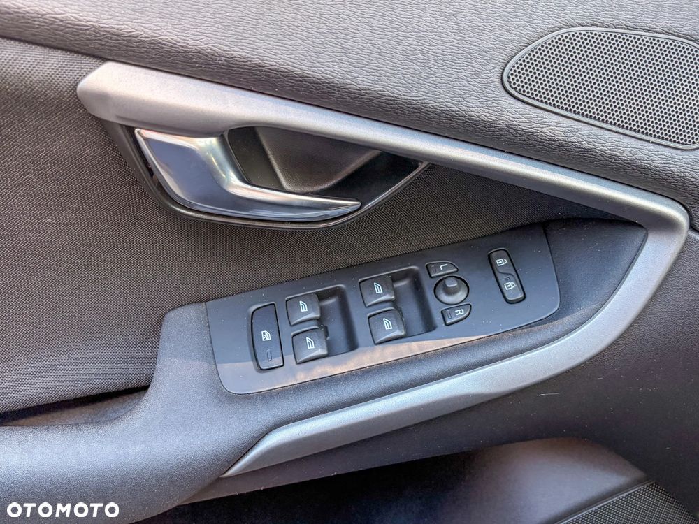 Volvo V40 D2 Geartronic - 24