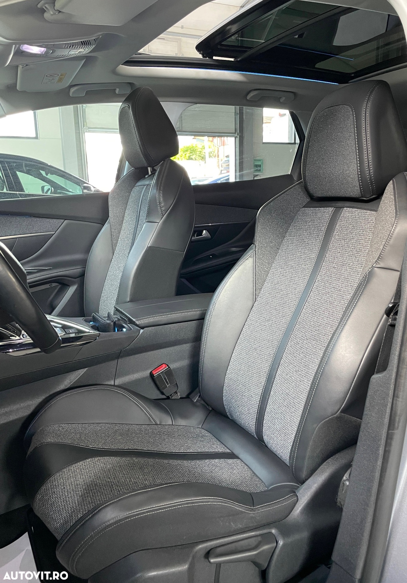 Peugeot 3008 1.2 PureTech Turbo S&S EAT6 GT-Line - 37