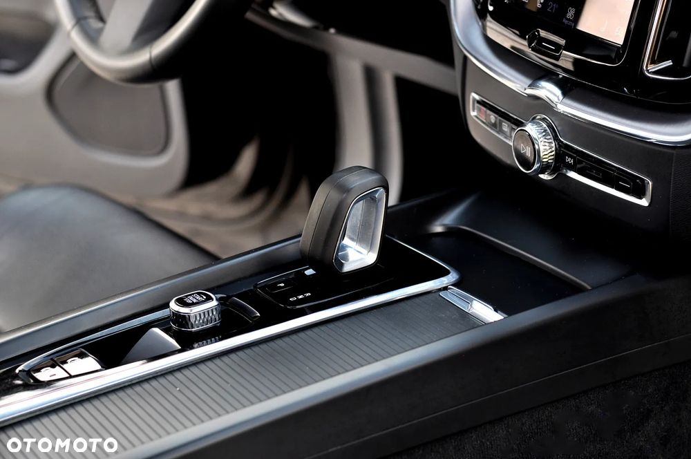 Volvo XC 60 T6 AWD Recharge Geartronic Inscription - 23