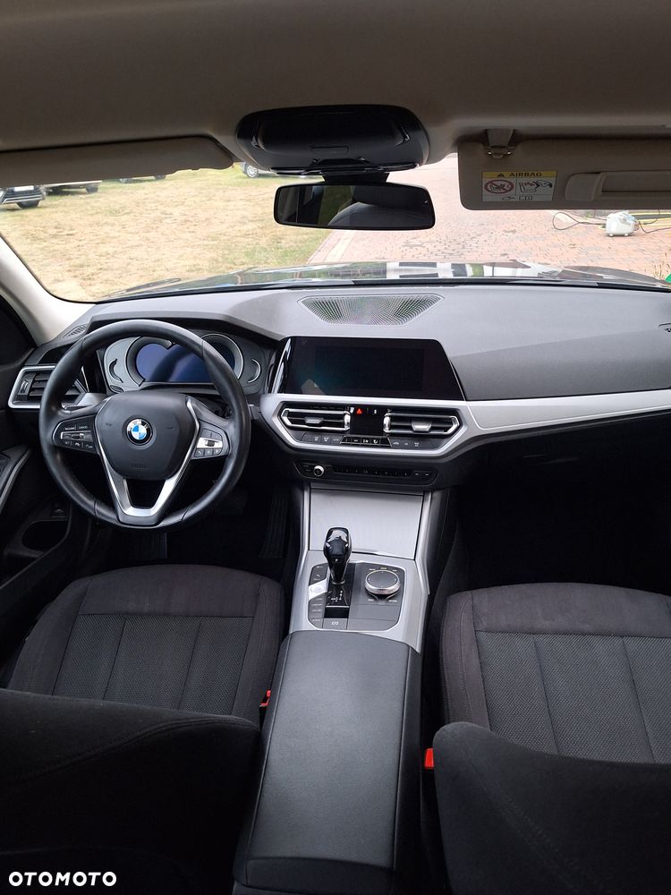 BMW Seria 3 320i Sport Line - 14