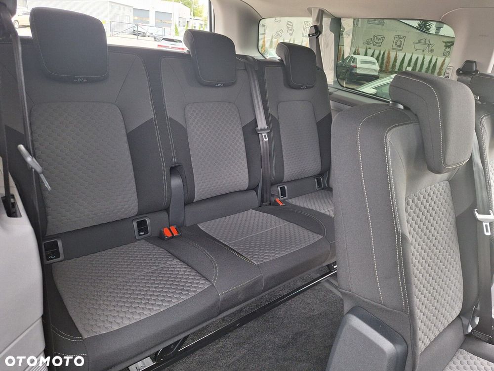 Volkswagen Caravelle - 13