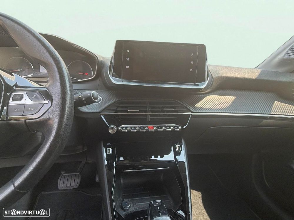 Peugeot 208 - 9