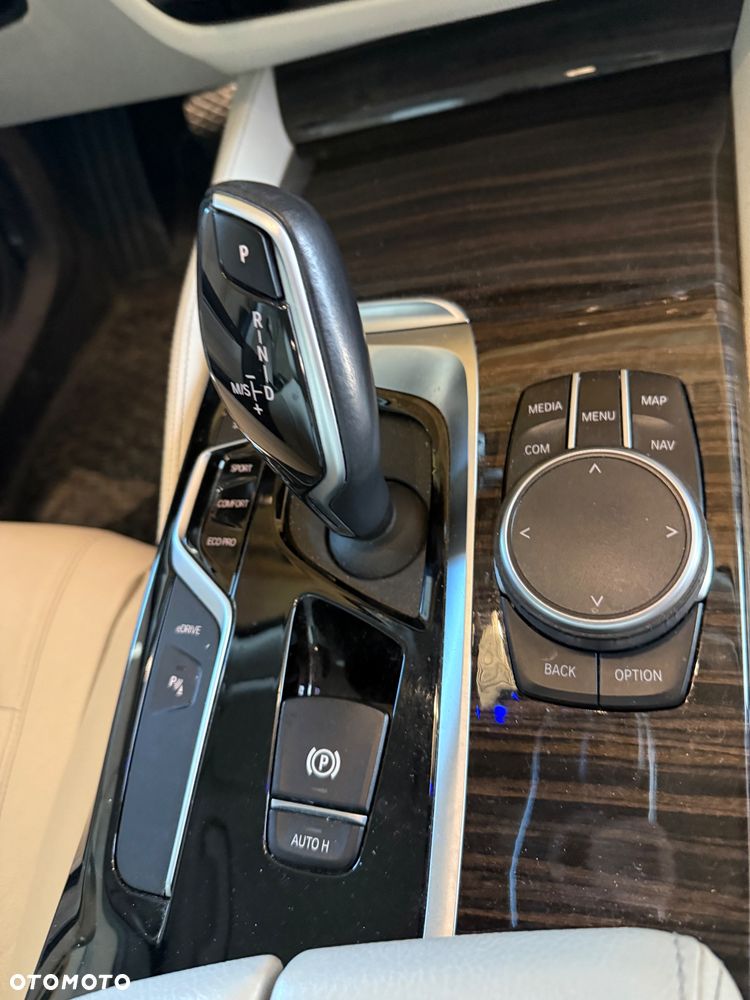BMW Seria 5 530e iPerformance Luxury Line - 19