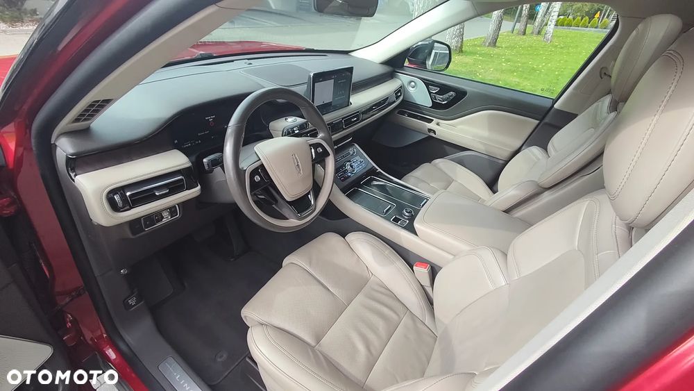Lincoln Aviator - 8