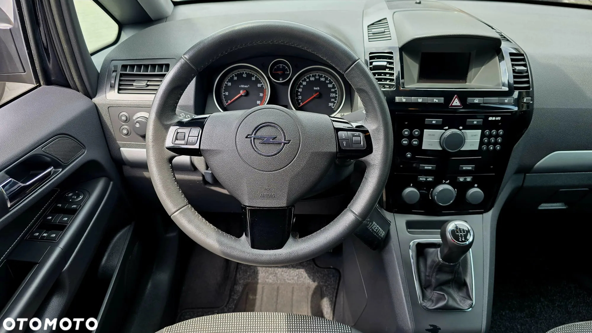 Opel Zafira 1.8 Cosmo - 17