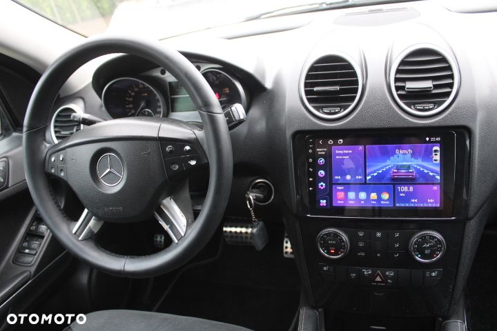Mercedes-Benz ML - 23