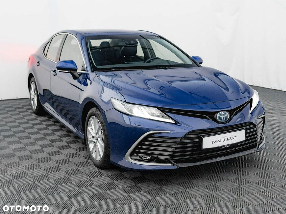 Toyota Camry - 4