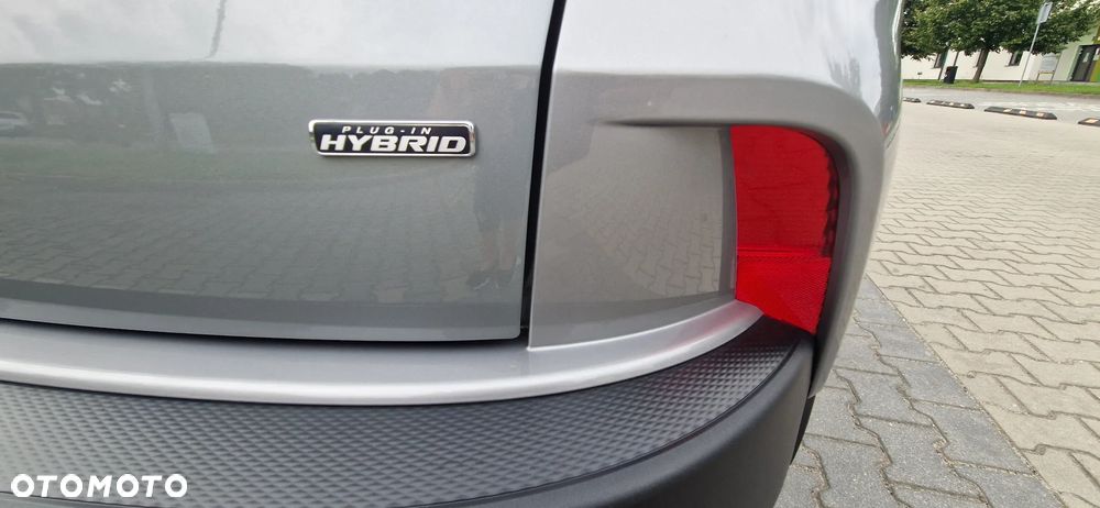 Ford Kuga 2.5 Duratec PHEV TITANIUM X - 16