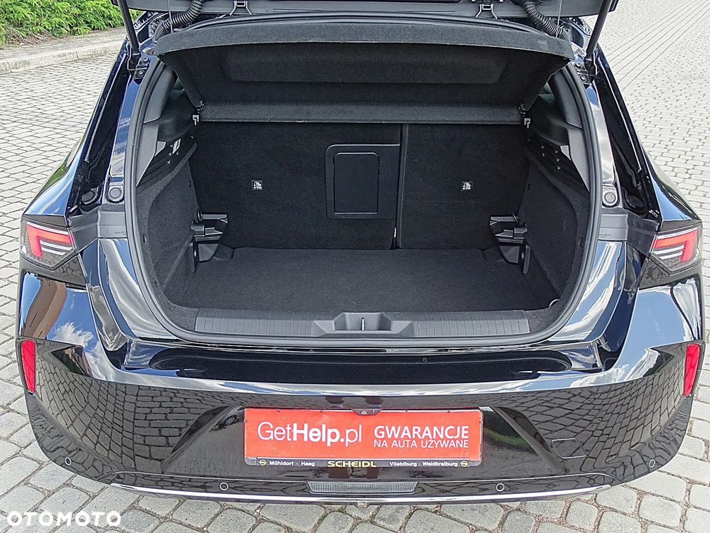 Opel Astra 1.2 Turbo GS - 28