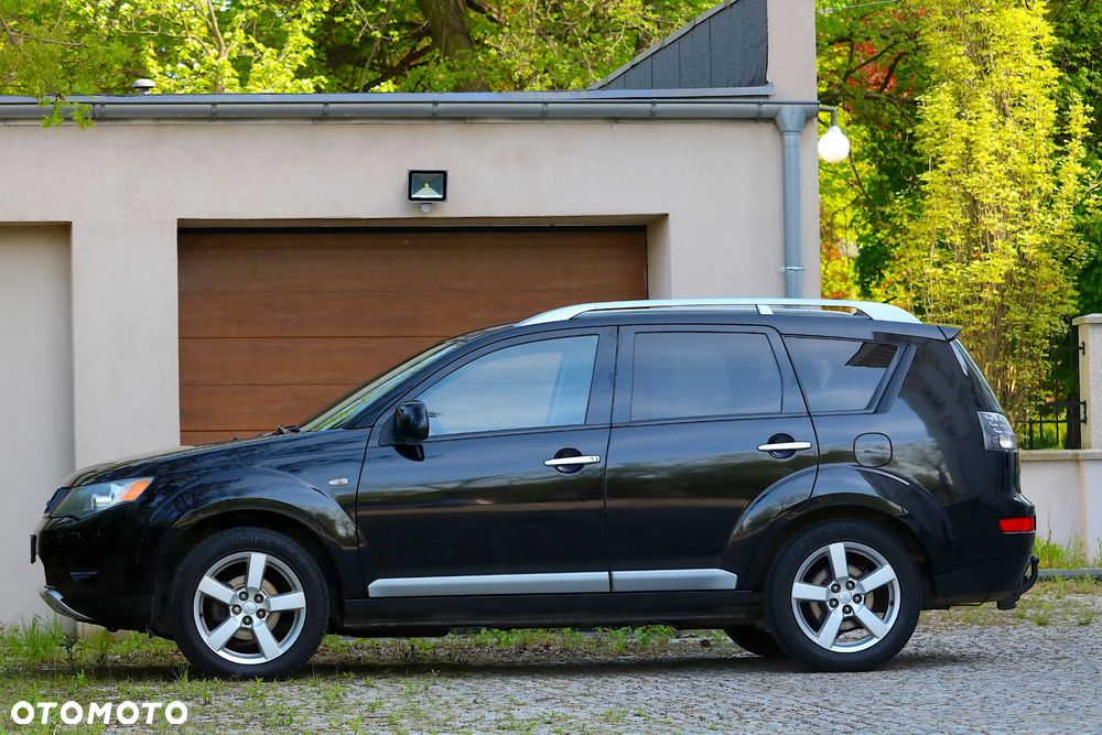 Mitsubishi Outlander 2.2 DID Intense + - 3