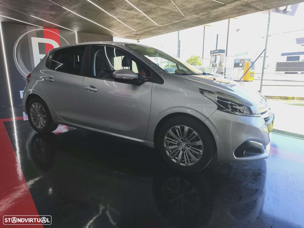 Peugeot 208 1.6 BlueHDi Style - 11