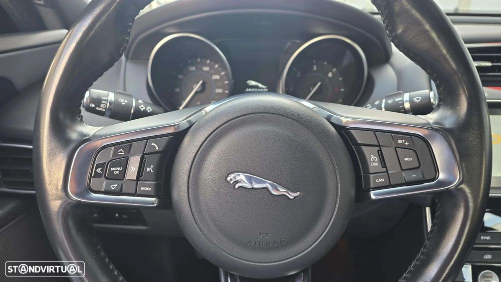 Jaguar XE 2.0 D R-Sport - 9