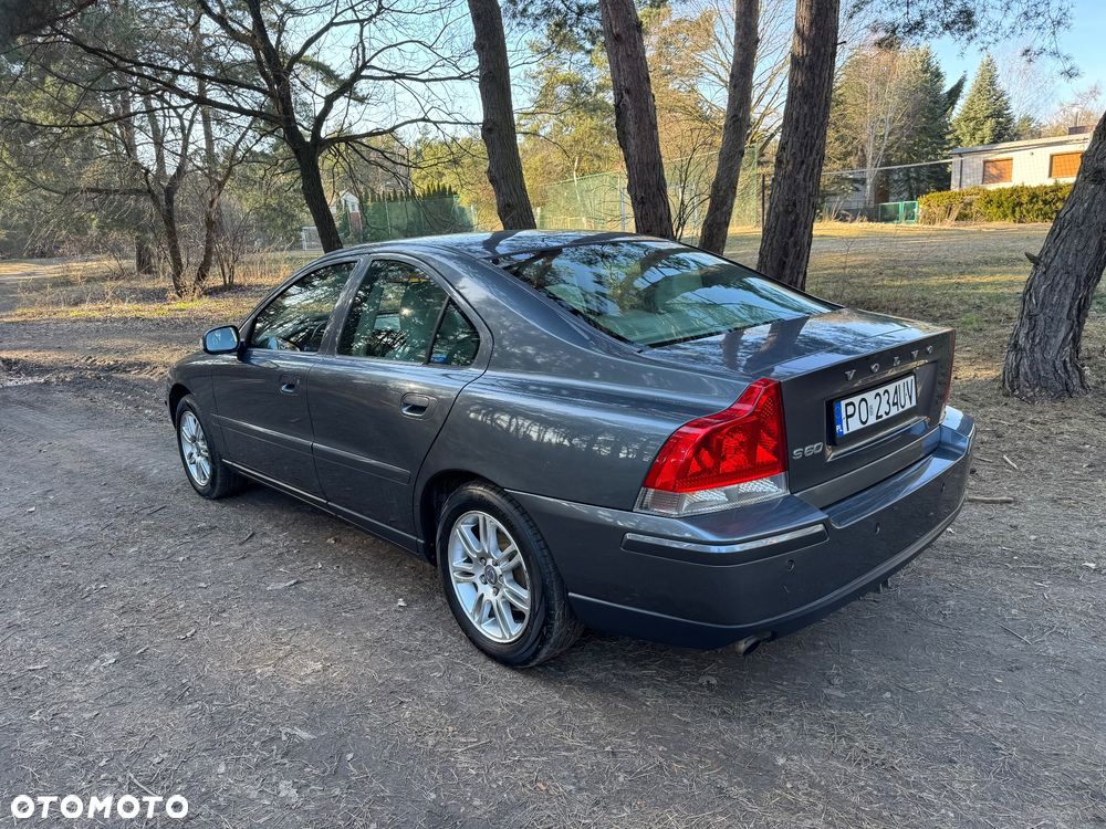 Volvo S60 2.4D Momentum - 6