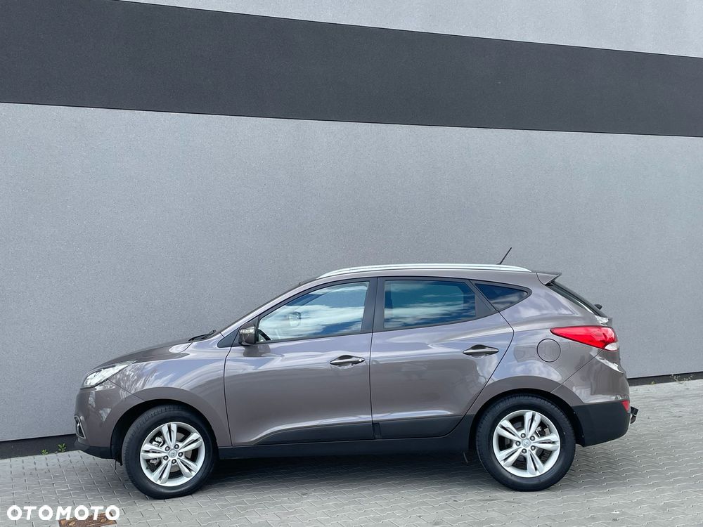 Hyundai ix35 2.0 CRDi 4WD Fifa World Cup Gold Edition - 4