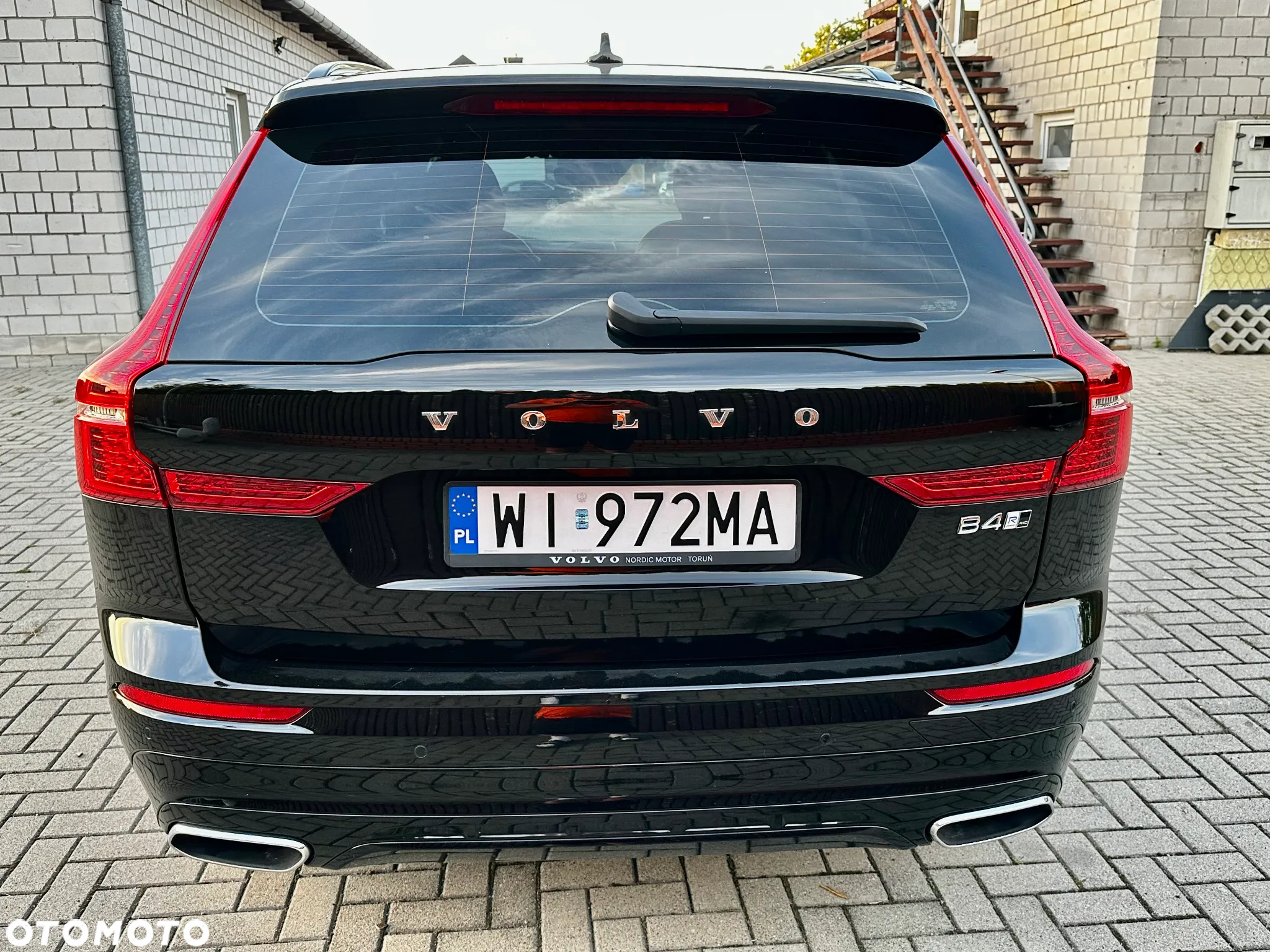 Volvo XC 60 B4 D AWD R-Design - 10