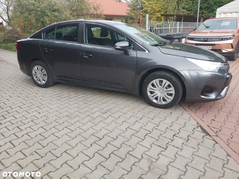 Toyota Avensis 2018 photo 2