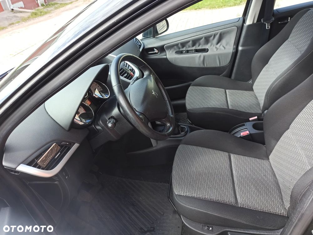 Peugeot 207 1.4 Trendy - 8