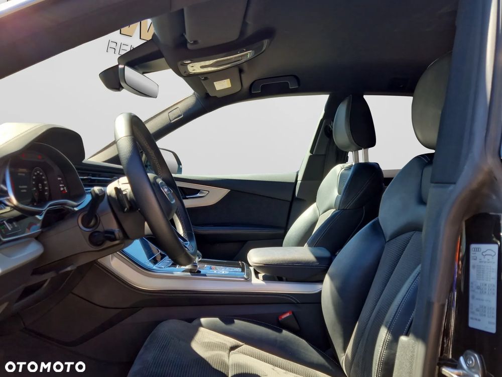Audi Q8 - 12