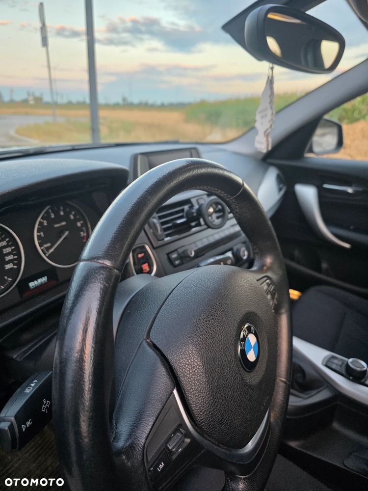 BMW Seria 1 116i - 12