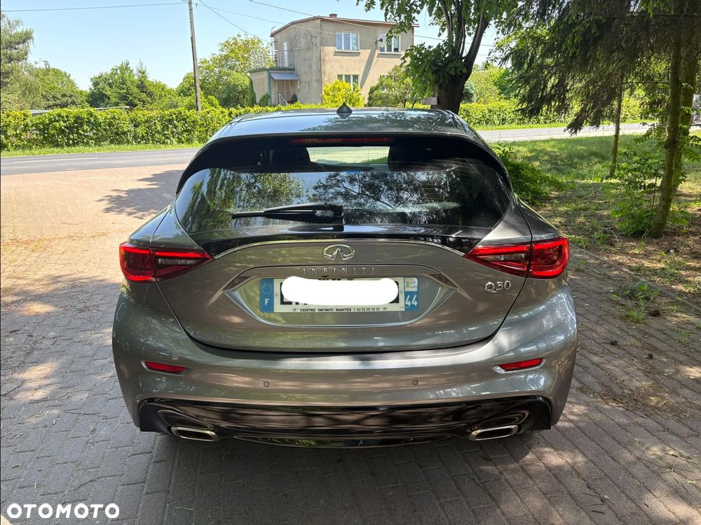 Infiniti Q30 - 6