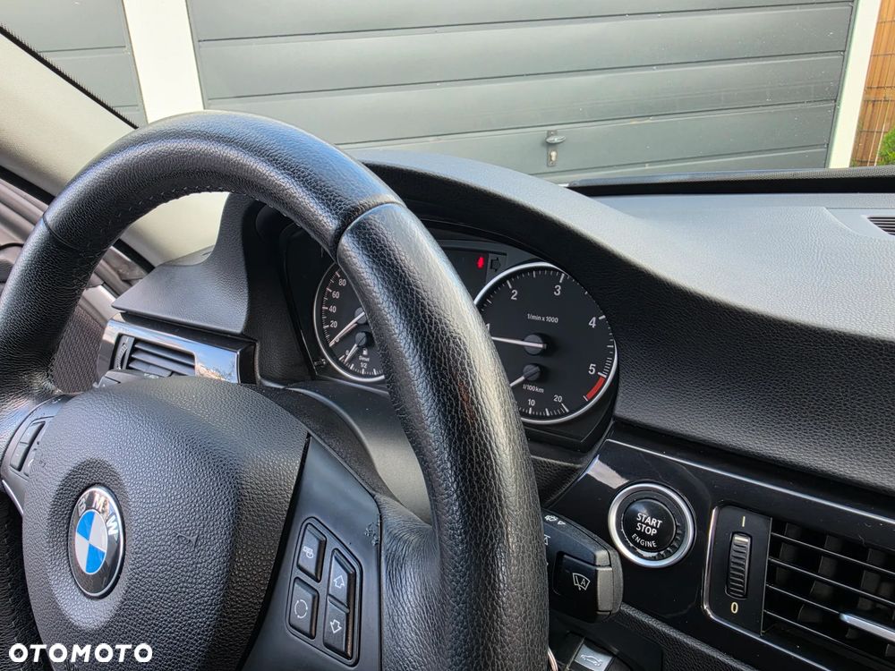 BMW Seria 3 318d DPF - 18