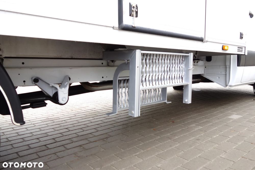 Mercedes-Benz Sprinter 3.0 CDI Automat 190 KM Kontener +Winda  750 kg. - 13