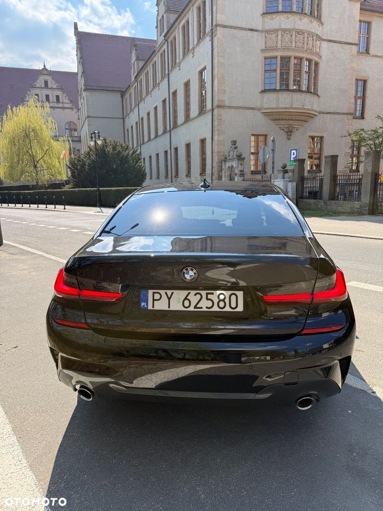 BMW Seria 3 320d xDrive MHEV M Sport sport - 16