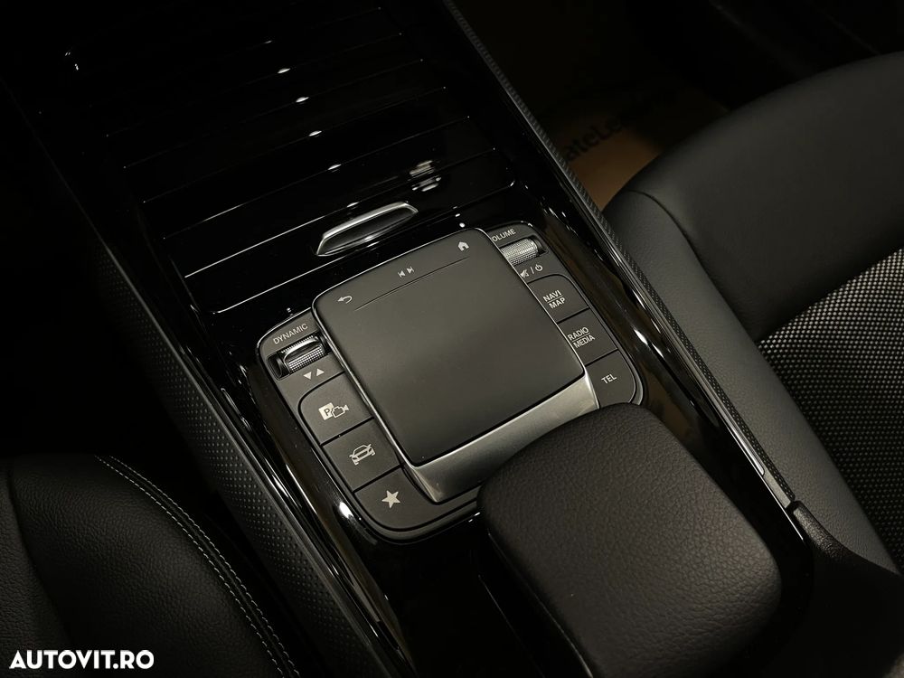 Mercedes-Benz GLA - 23