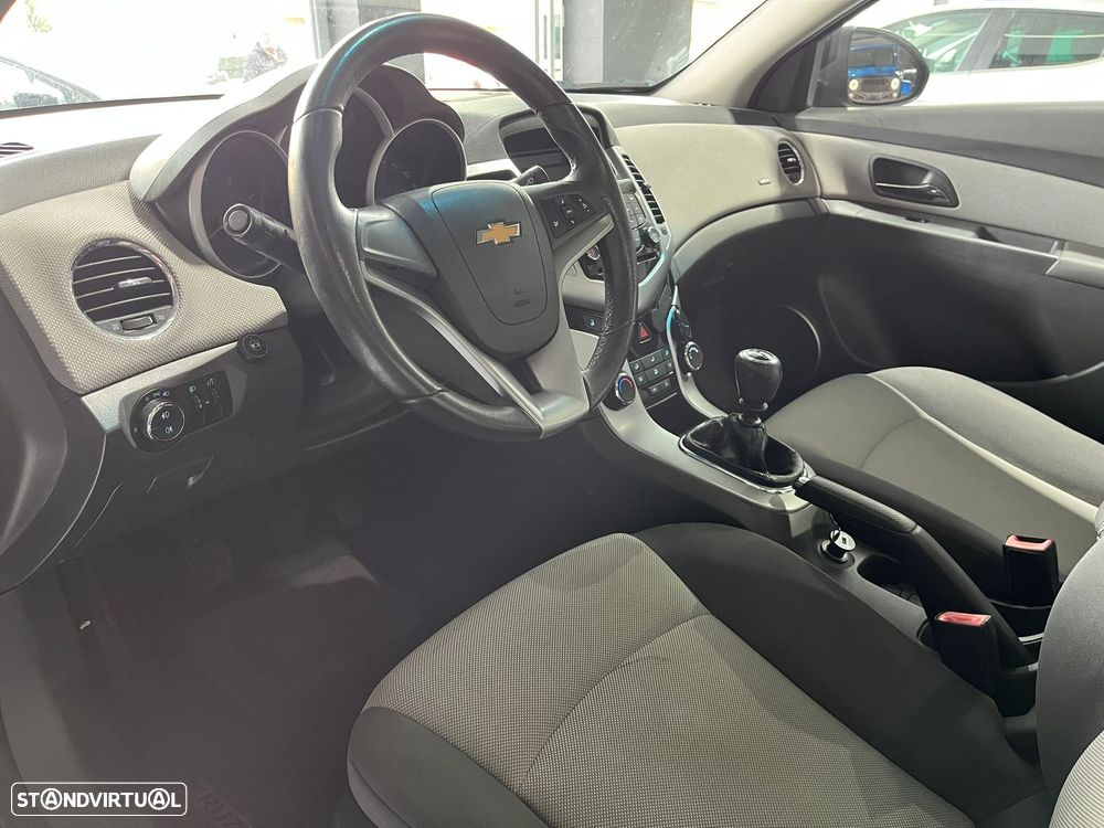 Chevrolet Cruze SW - 16