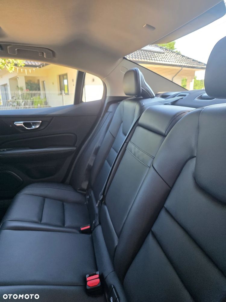 Volvo S60 B5 B AWD R-Design - 27