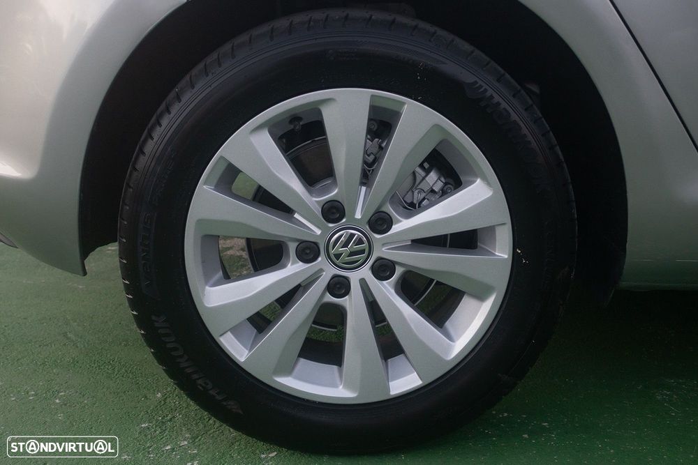 VW Golf 1.6 TDi Confortline DSG - 8