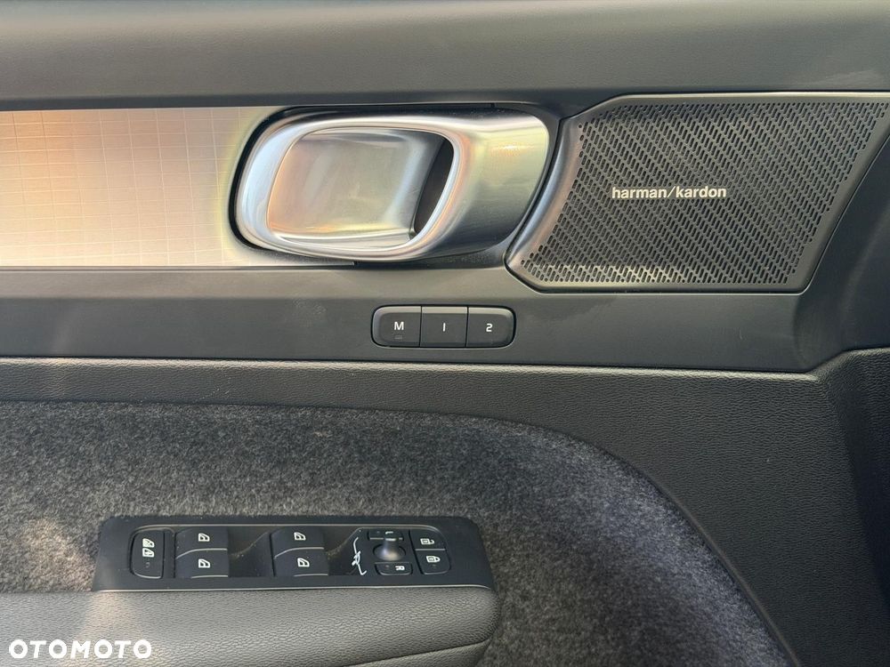 Volvo XC 40 - 32
